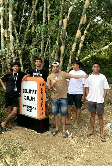
                                            kegiatan cat pal perbatasan desa sukodadi wagir                                            Foto
                                            3                                        