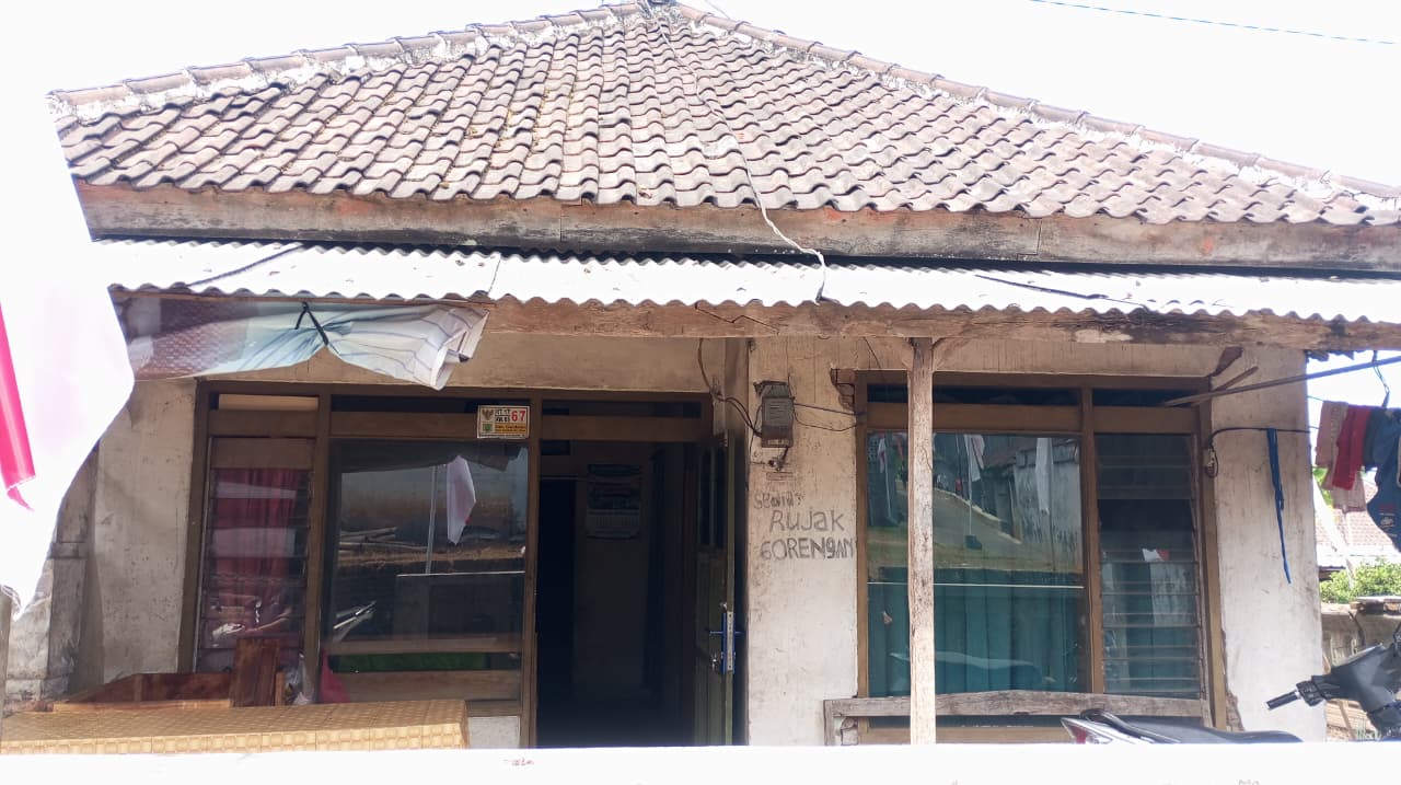 
                                                    Gorengan                                                    - foto
                                                    3                                                