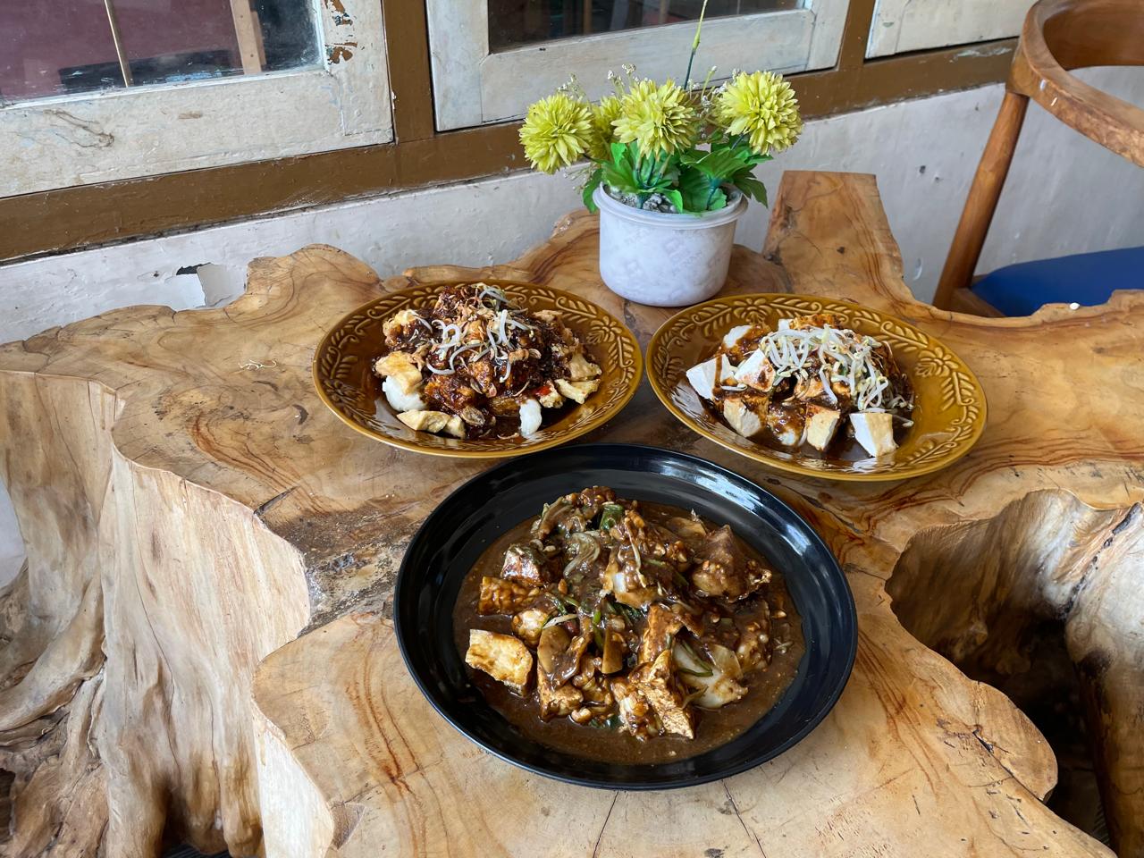 Tahu Lontong