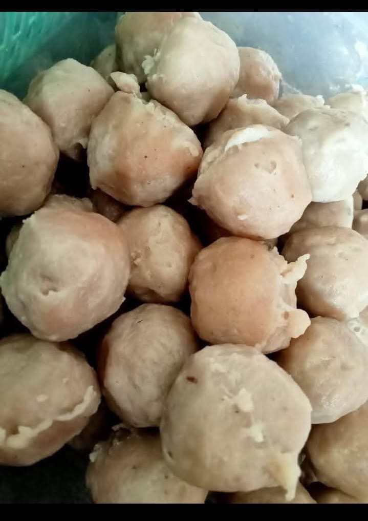 
                                                    Adonan bakso                                                    - foto
                                                    3                                                